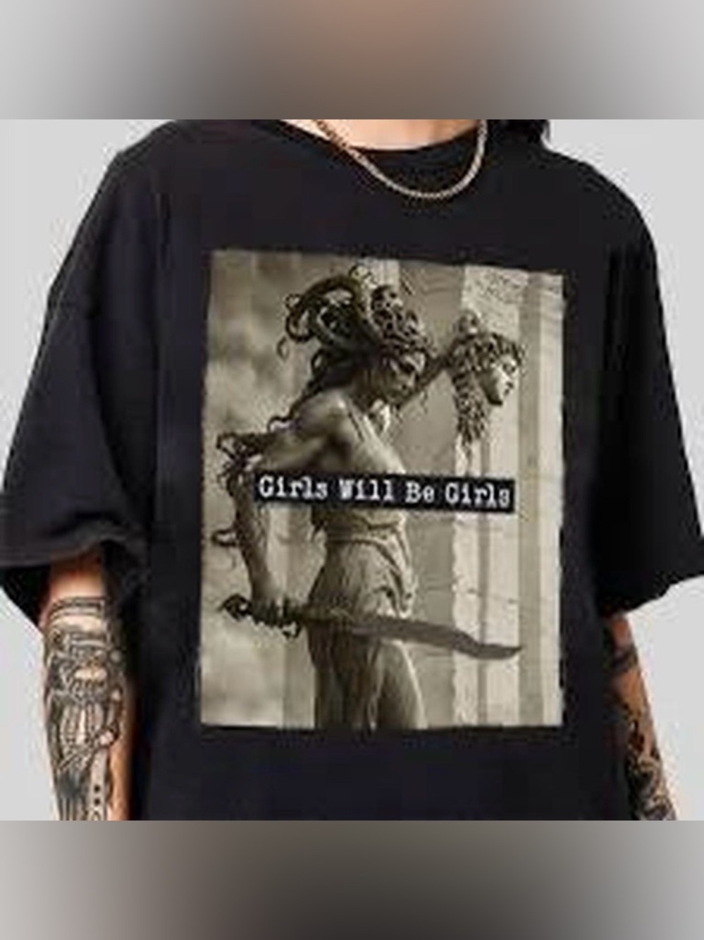 Tee and crewneck sweatshirt
with Medusa 'Girls Will Be Girls' Print